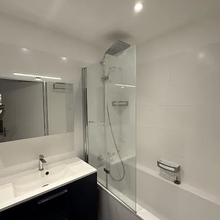 Apartment 2-bedroom - Near Park *